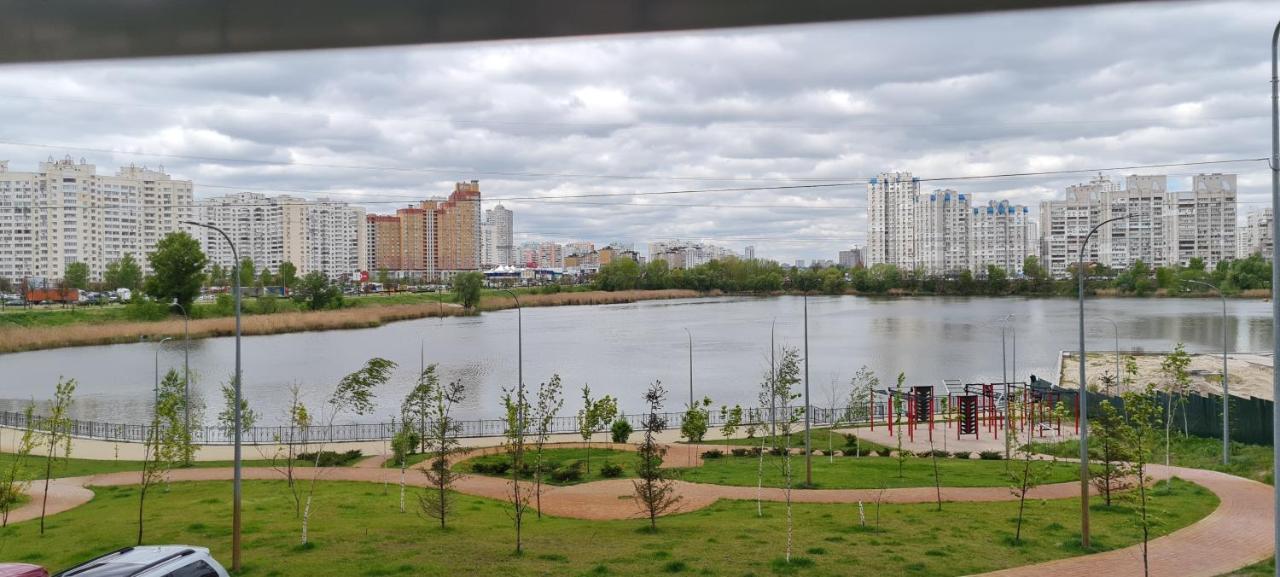 Apartments Swan Lake Kijów Zewnętrze zdjęcie